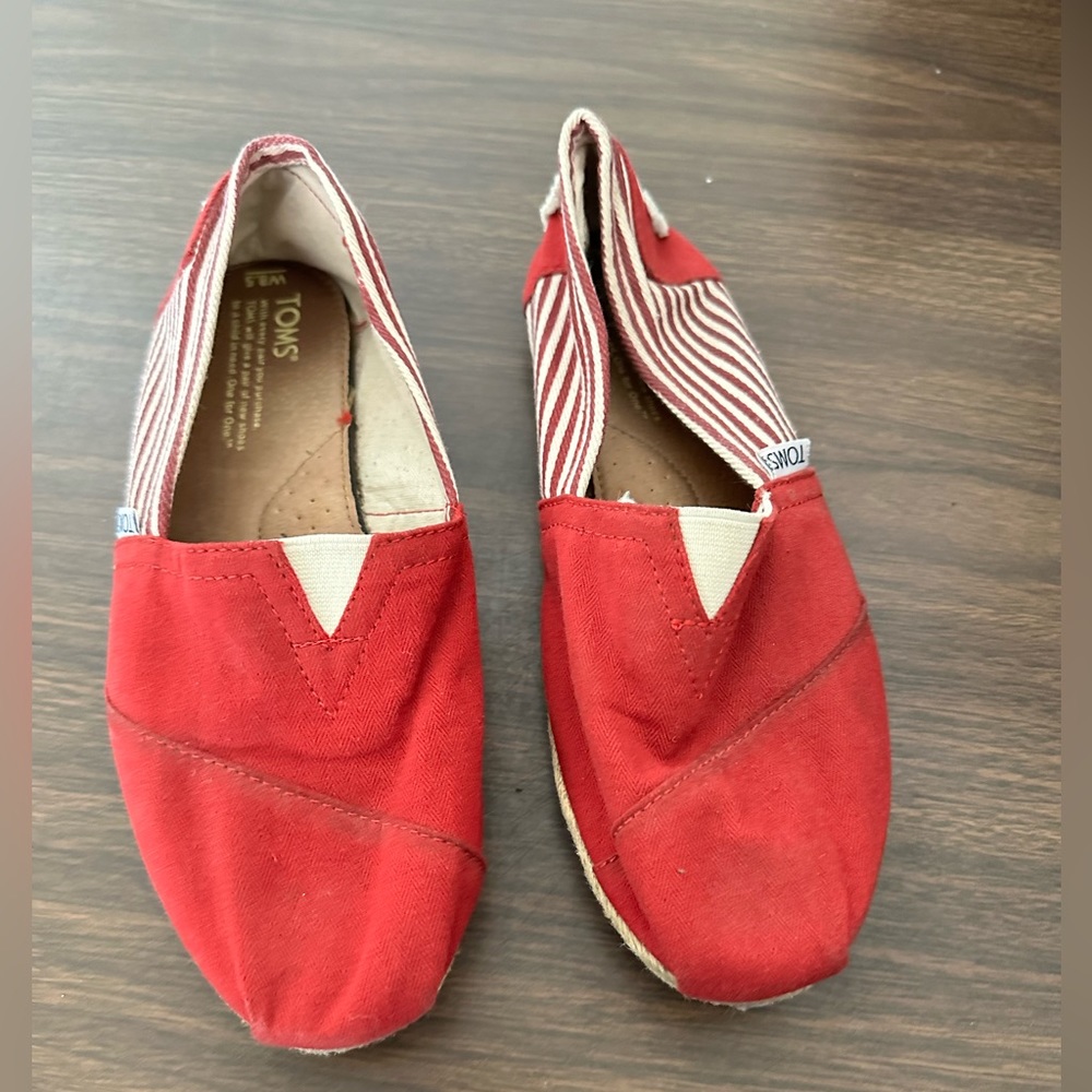 TOMS shoes - red & white - size 8.5